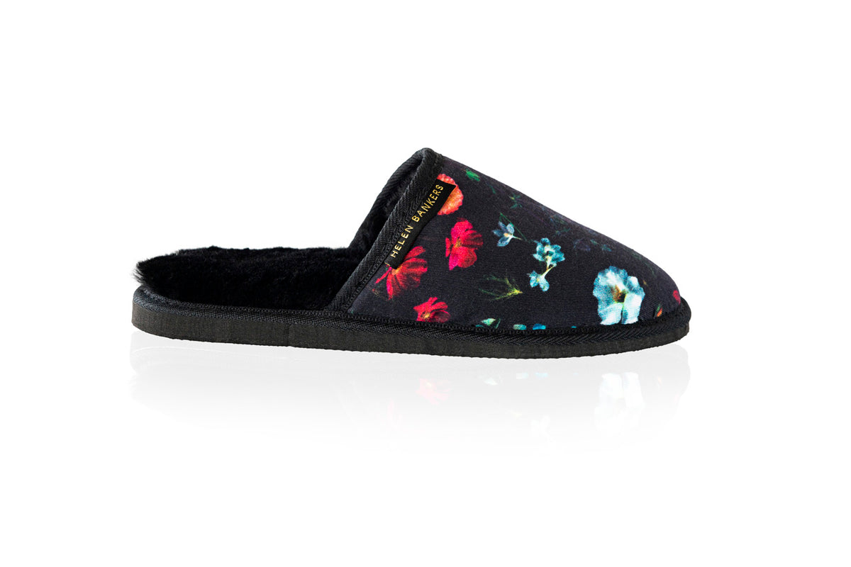 "Sheepskin Slippers" "Sheepskin" "Slippers" "made in NZ" "bespoke" "crafted" "art" "NZ" "fabric design"