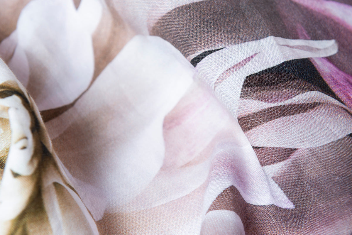 Dahlia Dream // 100% Luxury Linen Pillowcases (Single)